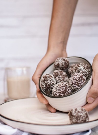 cropped-Almond-butter-protein-balls-8-scaled-1.jpg
