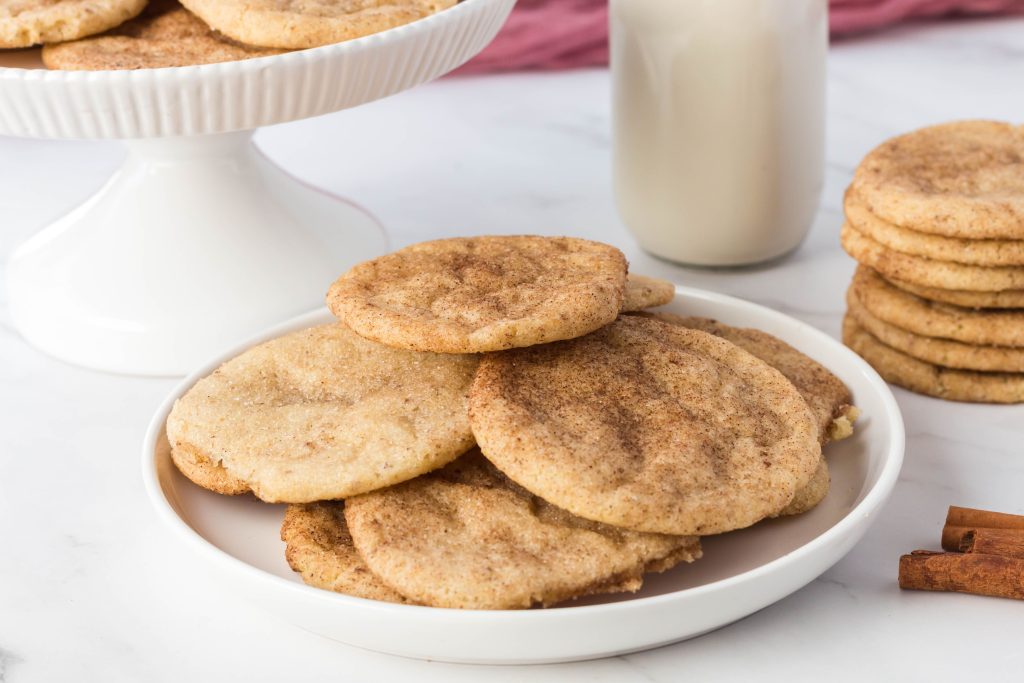 Vegan snickerdoodle cookies on a plate